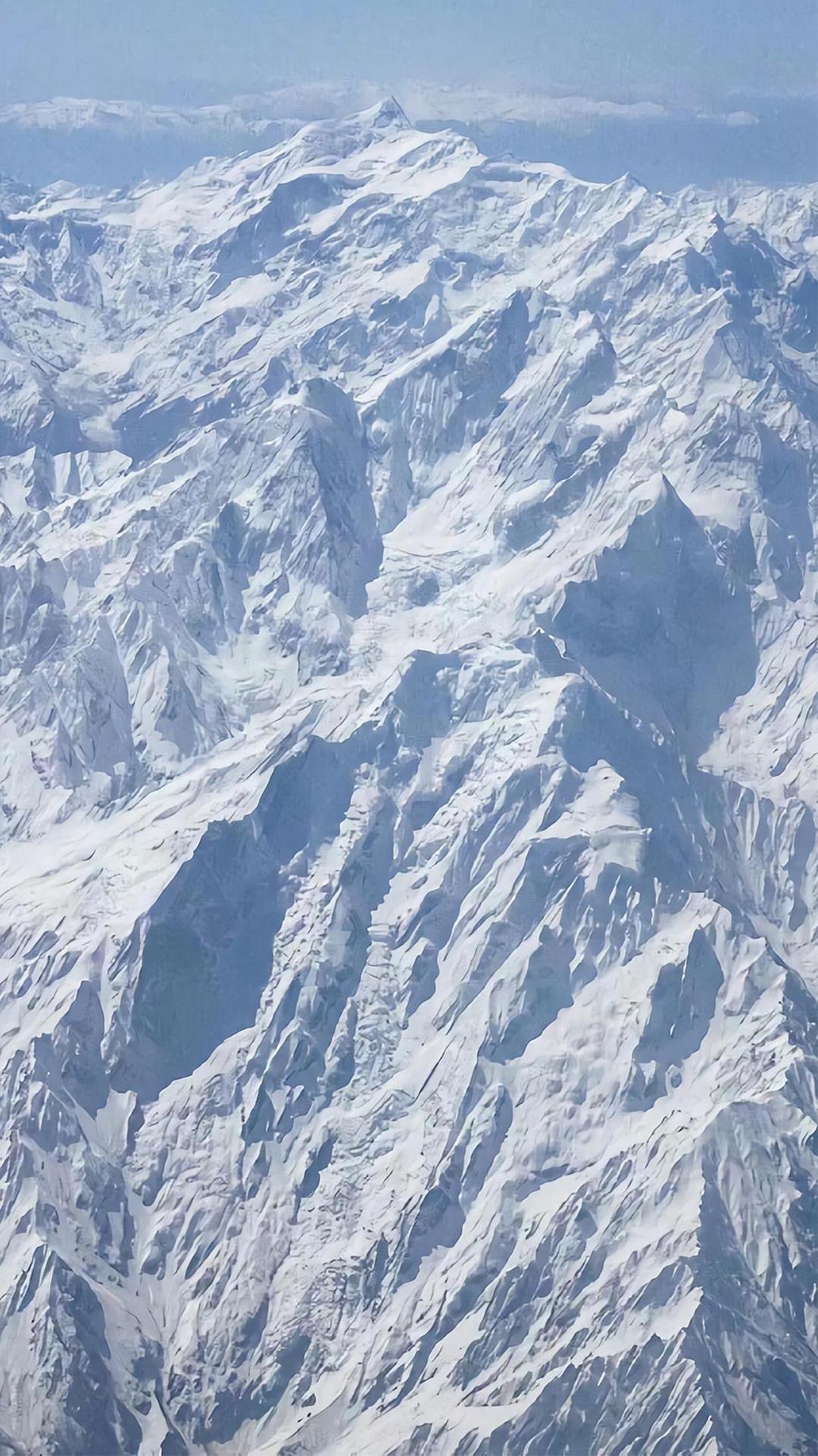 绵延雪山壮观风景