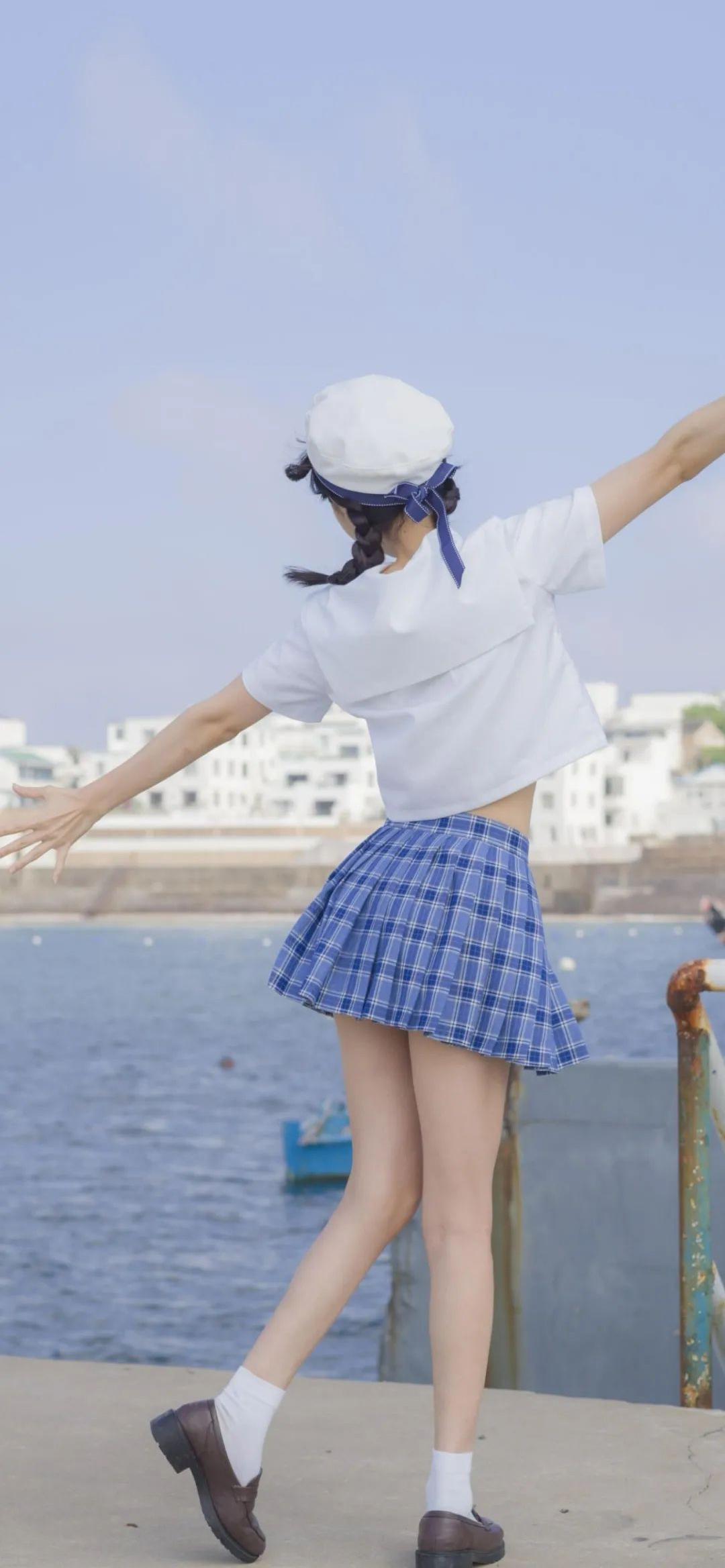 跳舞的女孩背影图片