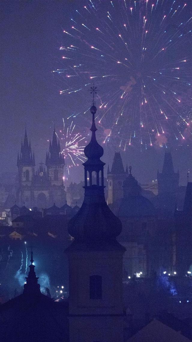 绚烂烟花浪漫夜景壁纸图片