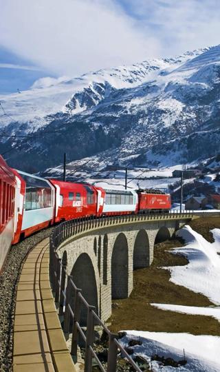 瑞士的冰河列车高清壁纸