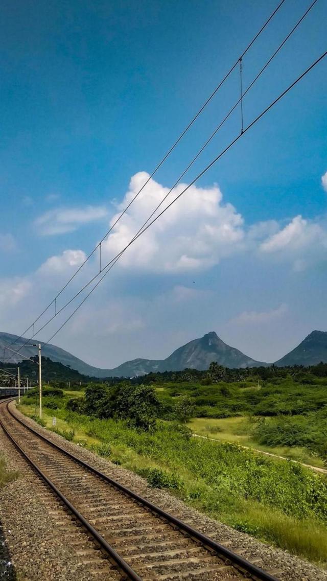 精美遇见最美丽的轨道景色高清手机壁纸