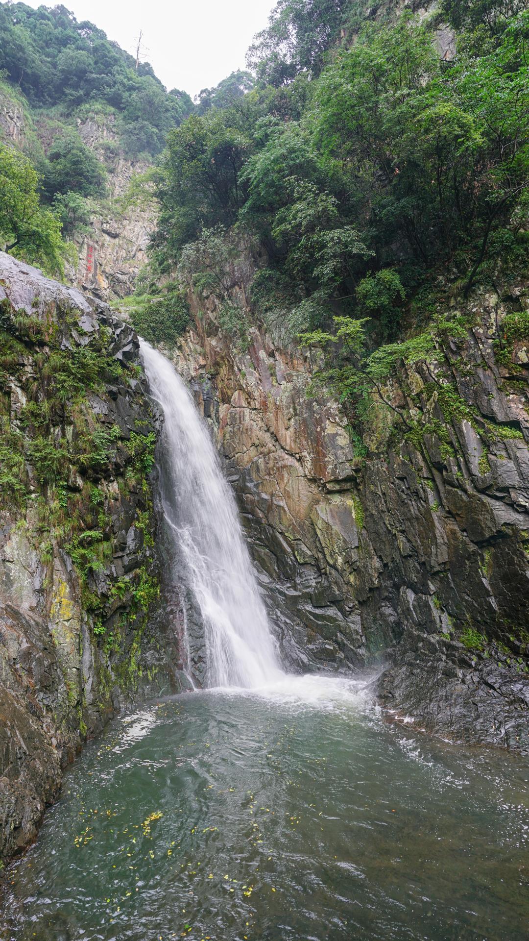 高清浙江绍兴诸暨五泄景区风景图片手机壁纸大图