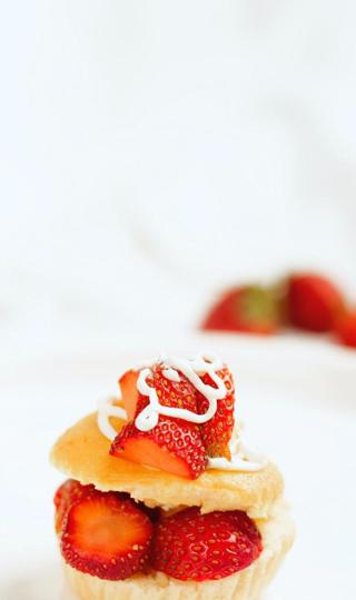 精美十分诱人的草莓糕点图片壁纸