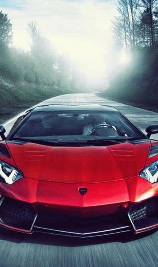 高速上的红色兰博基尼Aventador壁纸图片
