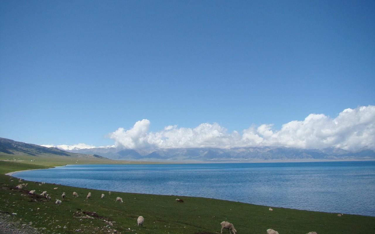 新疆赛里木湖风景壁纸桌面10