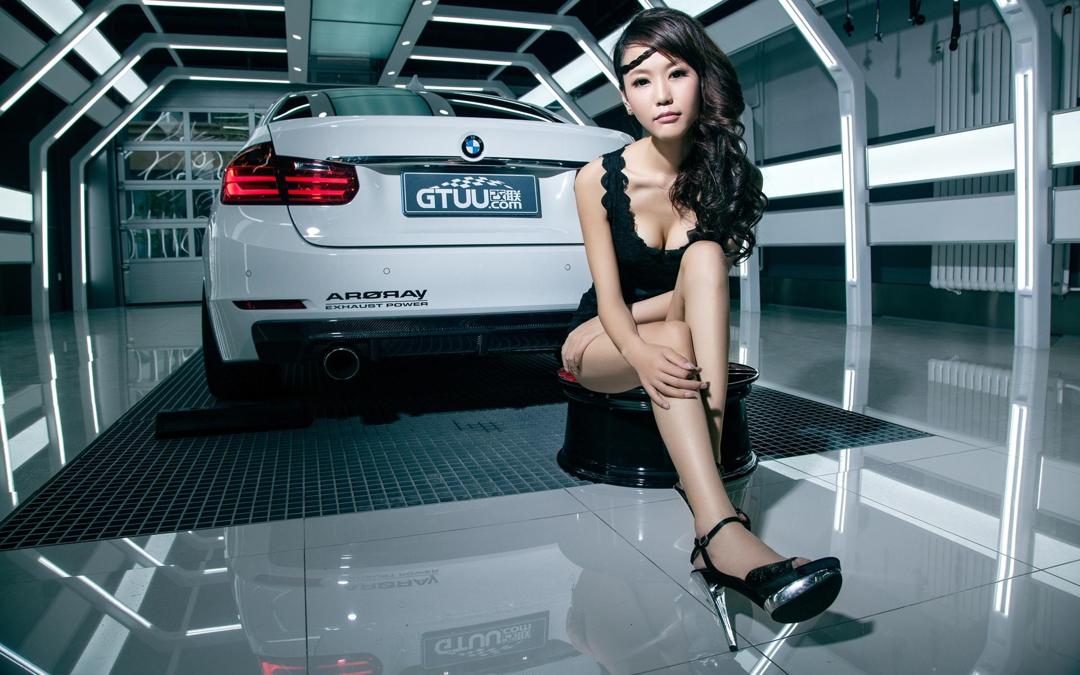 BMW宝马改装车美女模特壁纸