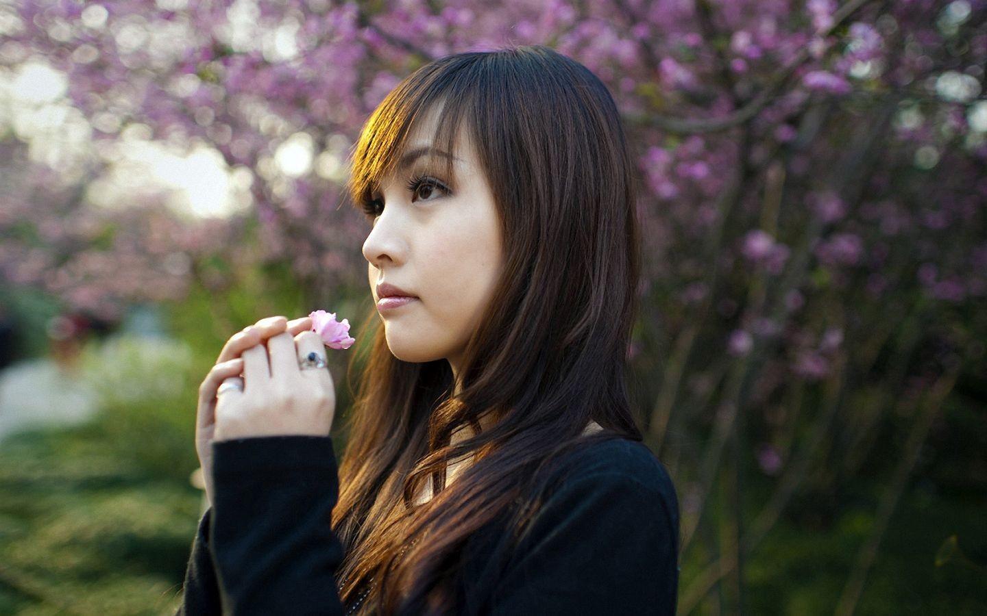 野外清纯美女壁纸5