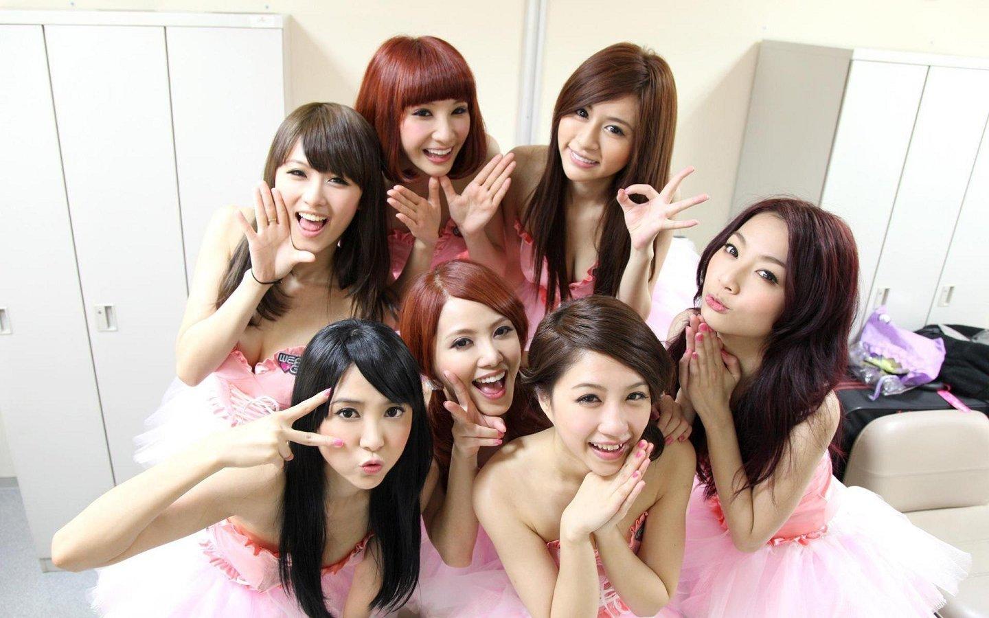 高清Weather Girls 壁纸桌面2