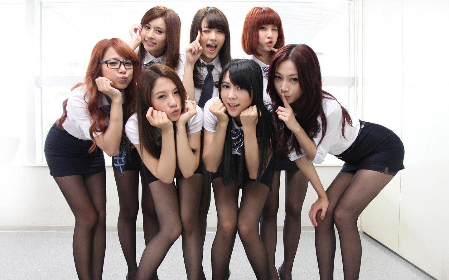 高清Weather Girls 壁纸桌面1