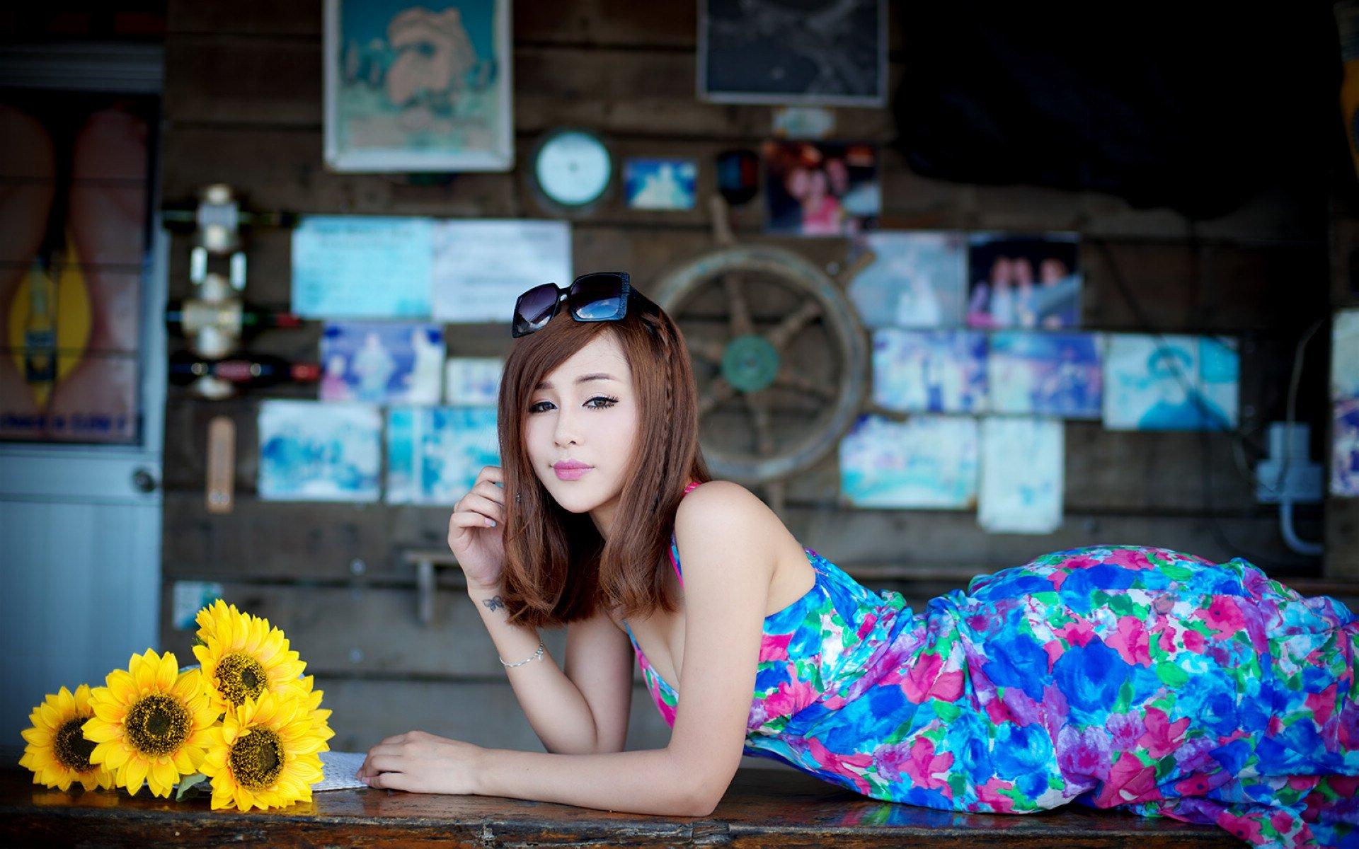 花一样好看的小清新美女电脑桌面壁纸4