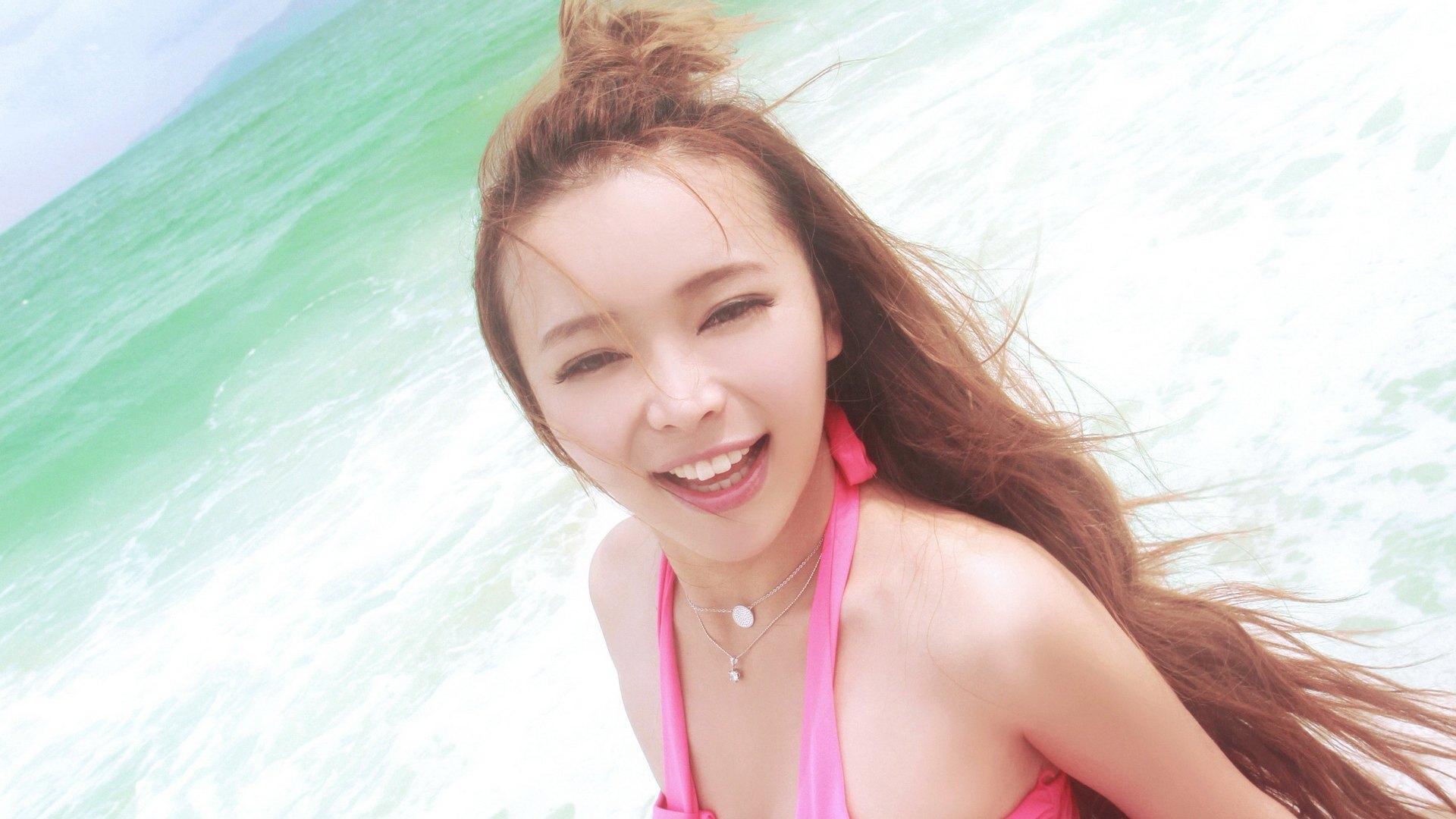 裴紫绮海边写真壁纸3