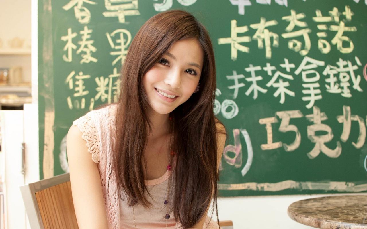 清纯美女生活照壁纸图片5
