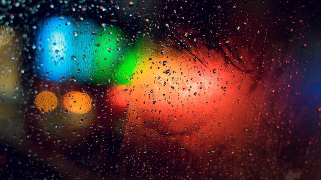 雨中车窗外霓虹灯唯美壁纸桌面