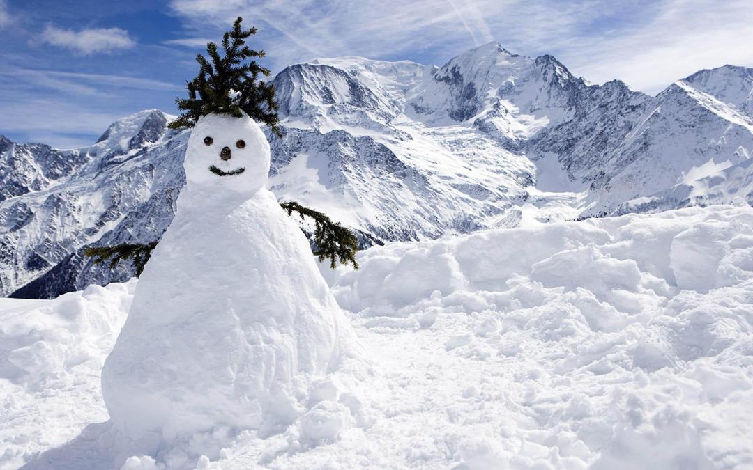 高清冬天冰川雪人雪景桌面背景图片