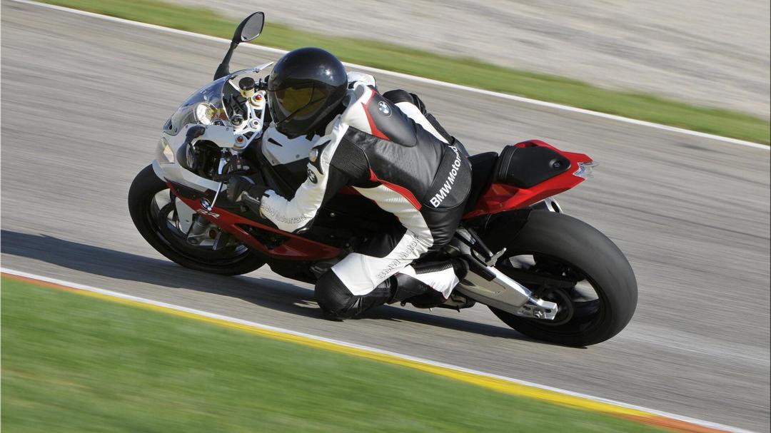 超级摩托车宝马战斧S1000RR桌面壁纸
