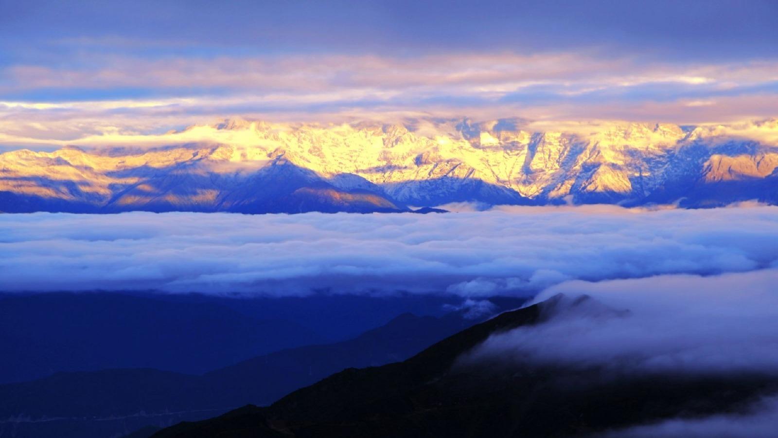 牛背山日出云海风景壁纸桌面2