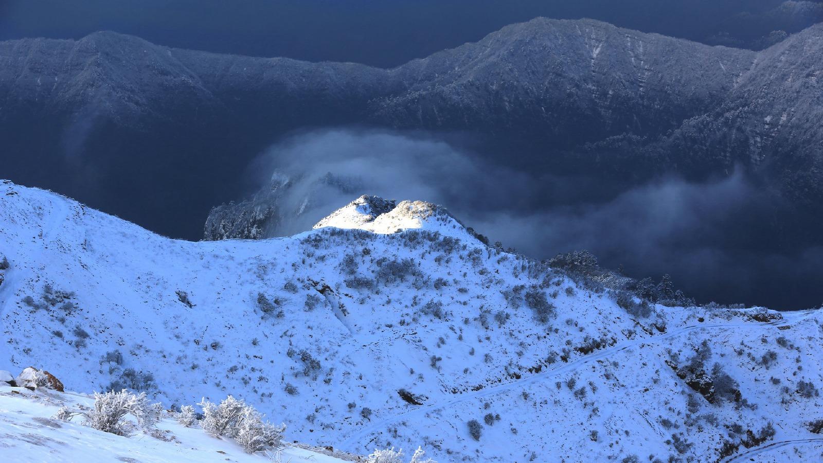 牛背山日出云海风景壁纸桌面7