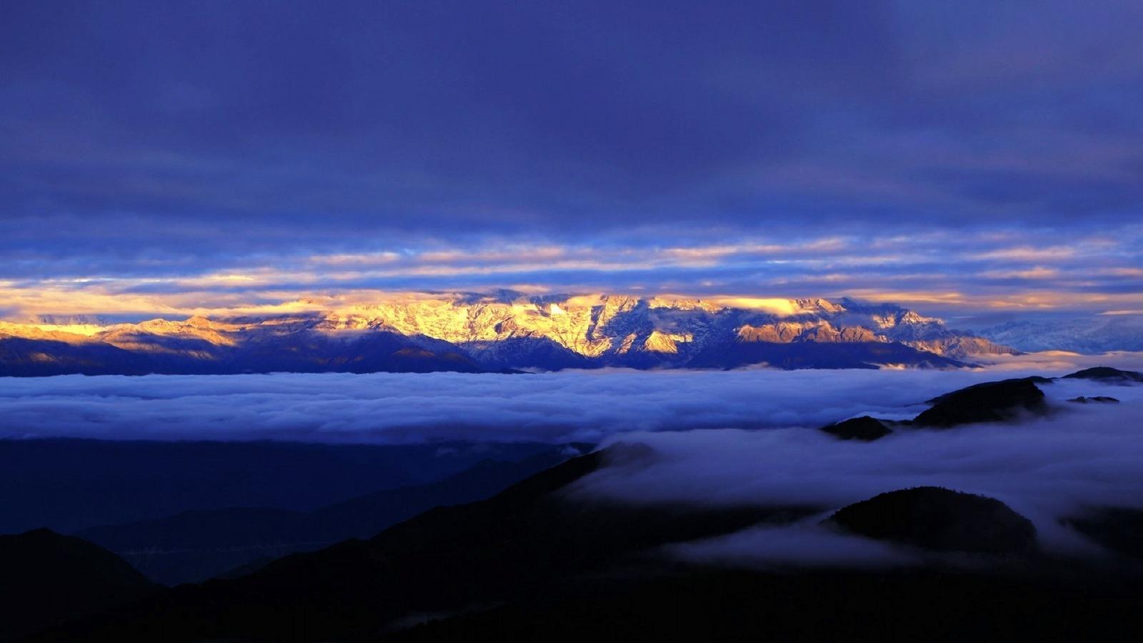 牛背山日出云海风景壁纸桌面3