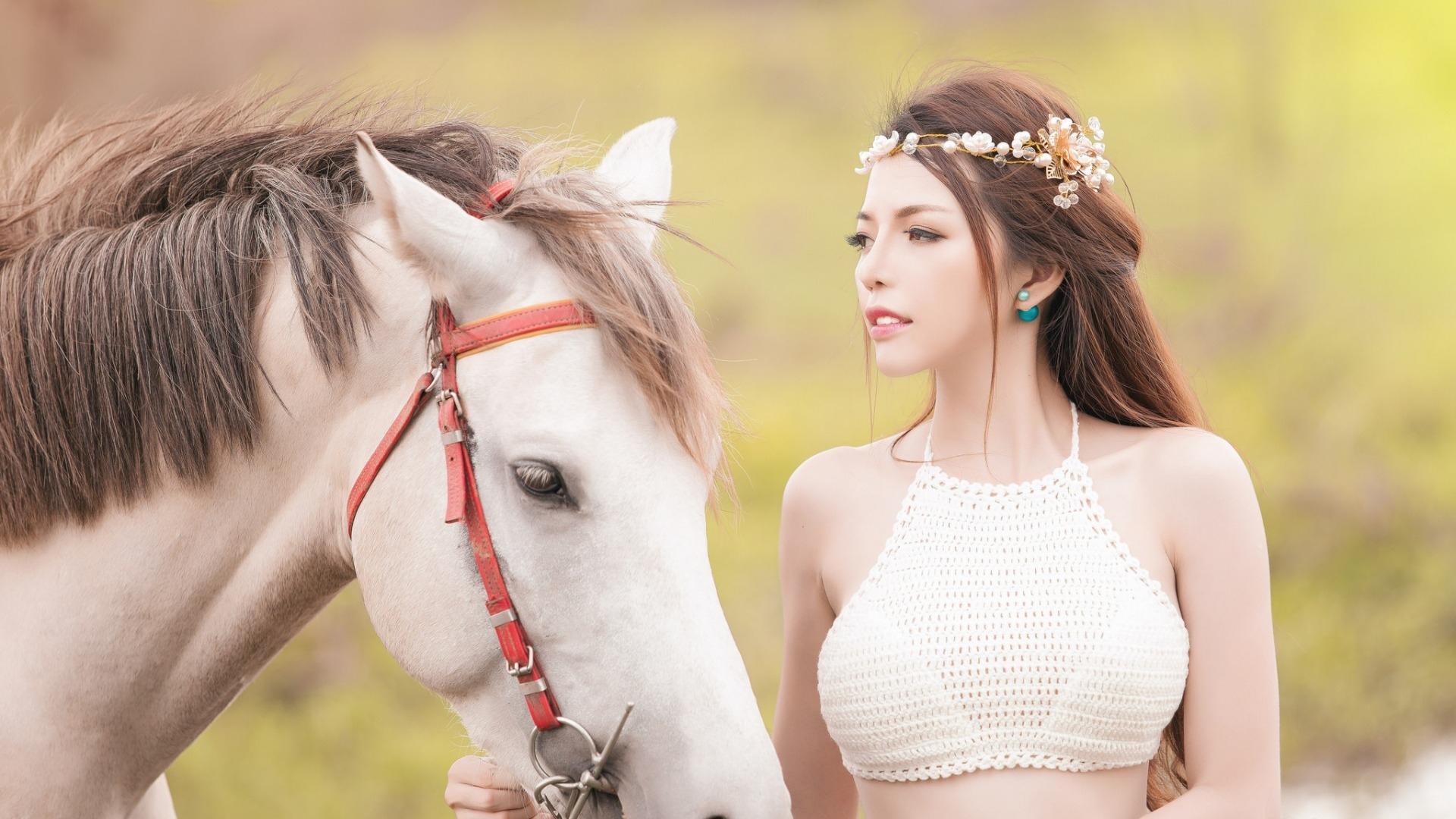 高清戴上美丽花环的美女电脑桌面壁纸5