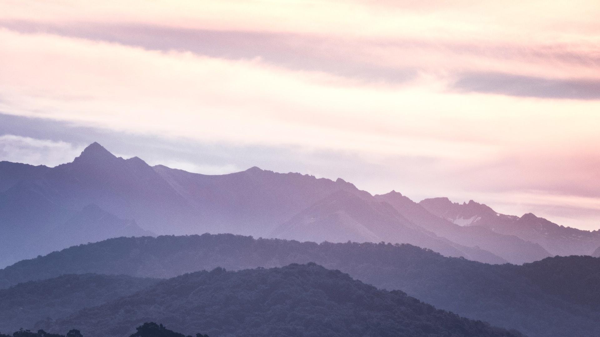 陡峭的山脉风景图片电脑壁纸2