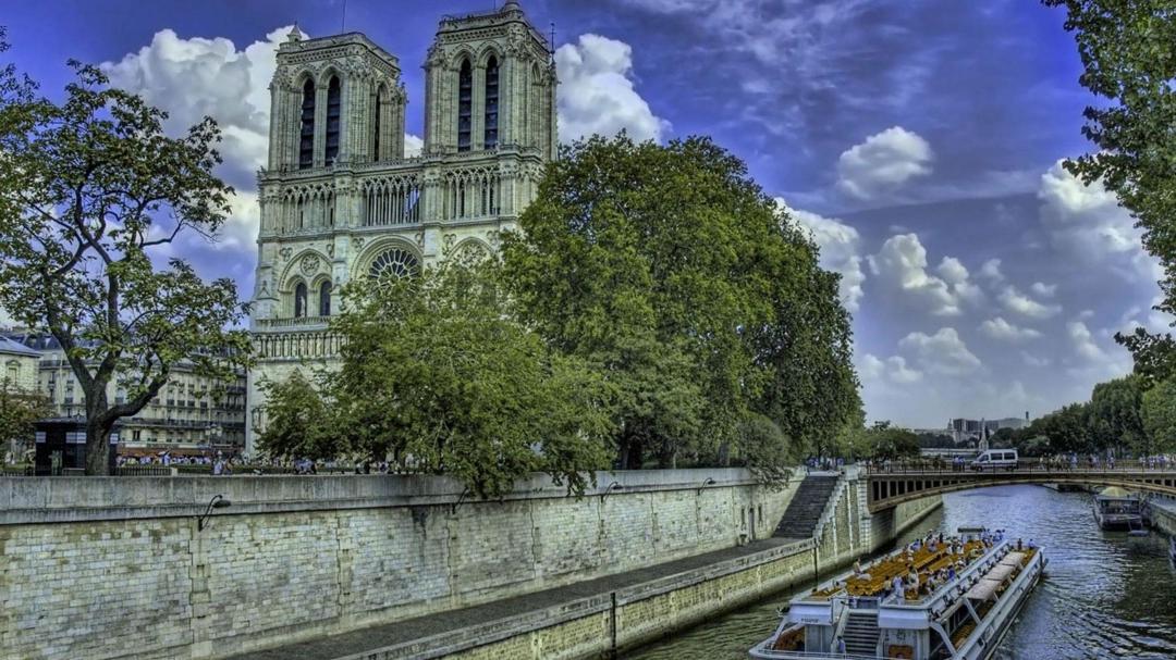巴黎圣母院建筑高清壁纸图片