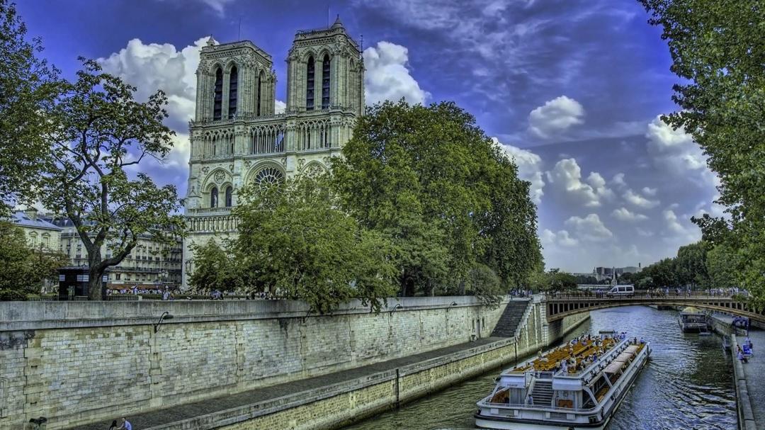 巴黎圣母院建筑高清壁纸图片