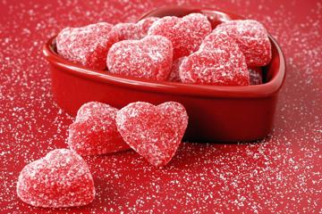 红色爱心糖果桌面壁纸