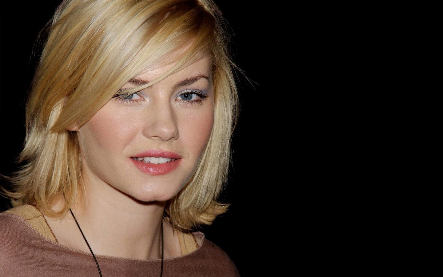 伊丽莎·库斯伯特Elisha Cuthbert1