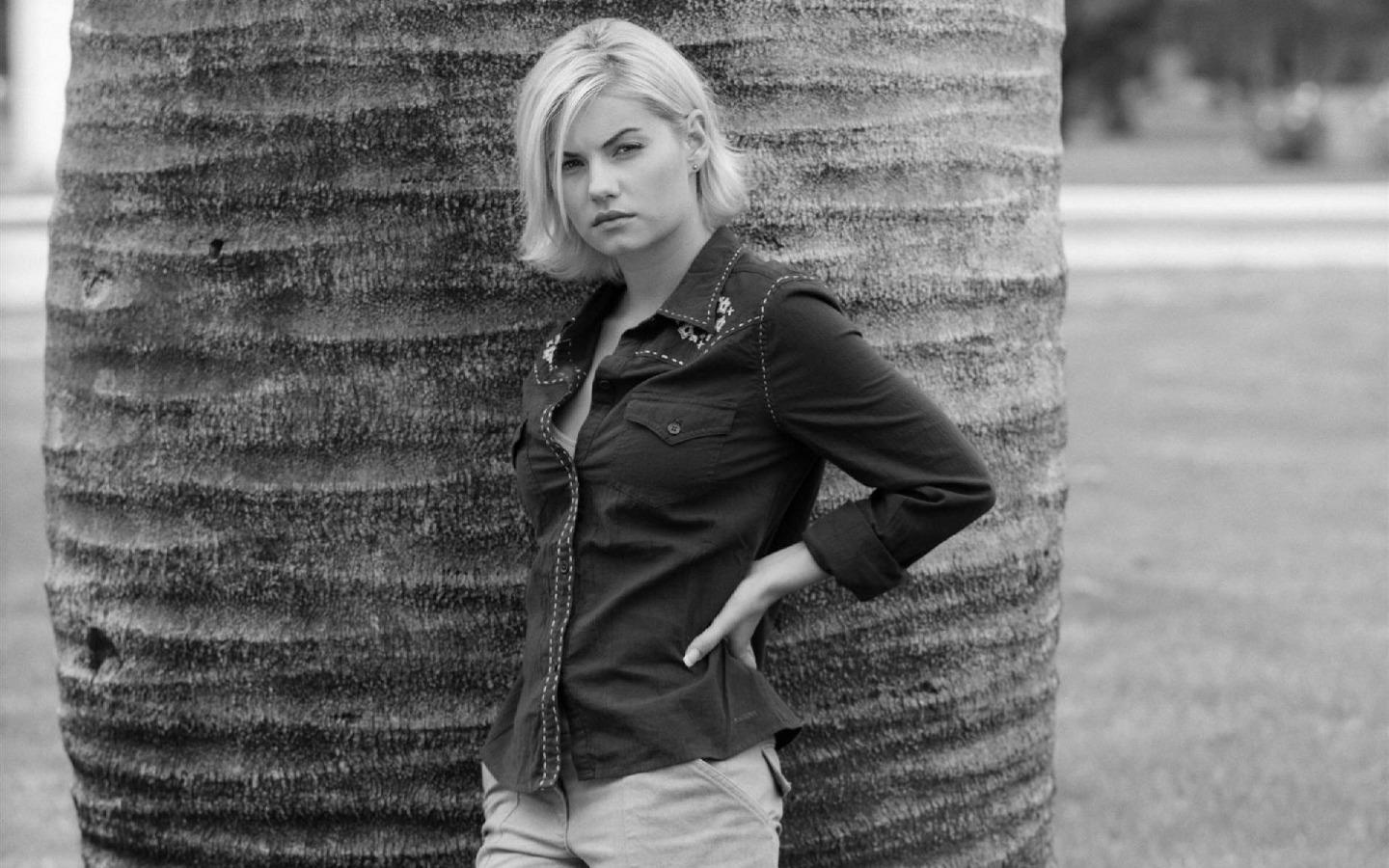 伊丽莎·库斯伯特Elisha Cuthbert7