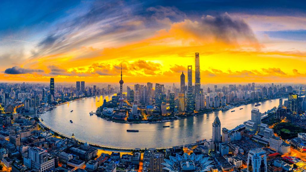 上海运河大气的城市风景桌面壁纸