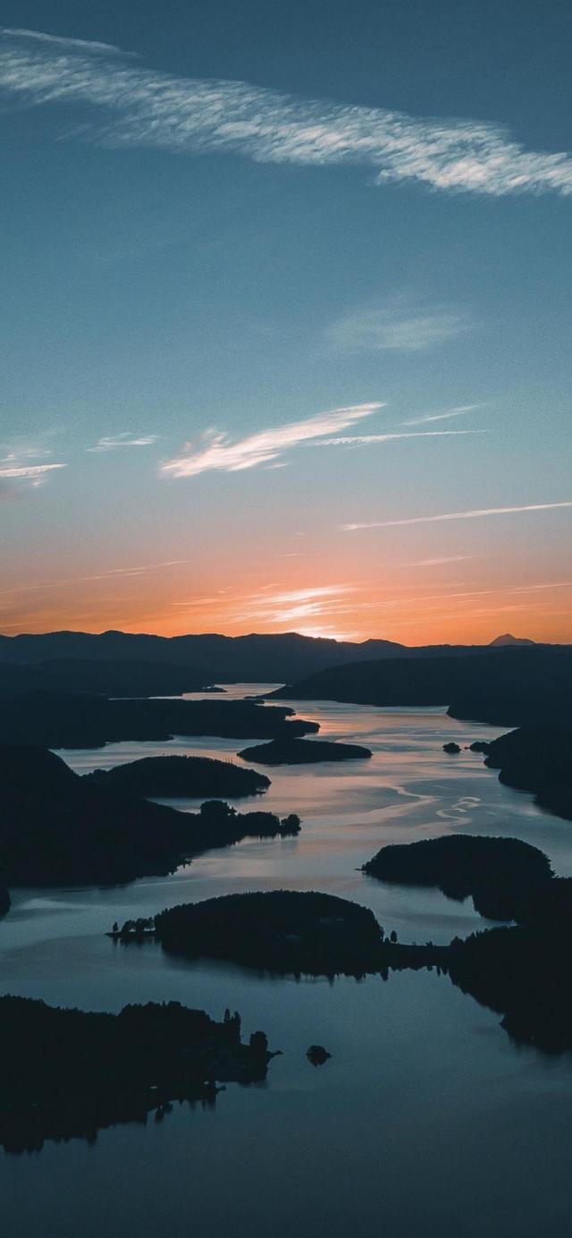 夕阳湖泊唯美景色高清壁纸