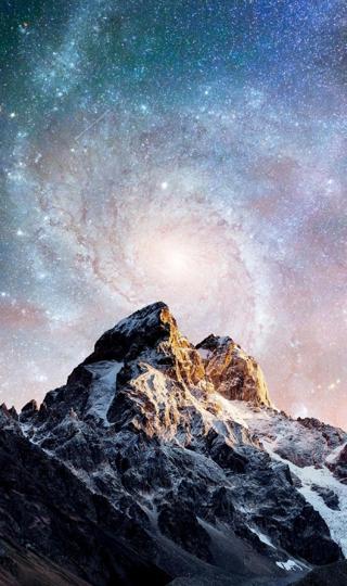 山峰上的星空景色手机壁纸图片