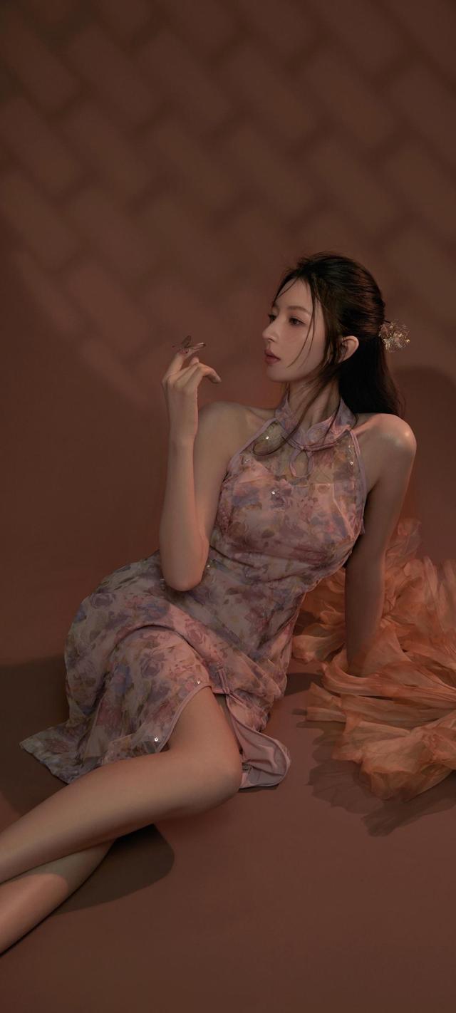 碎花裙 美腿美女手机壁纸