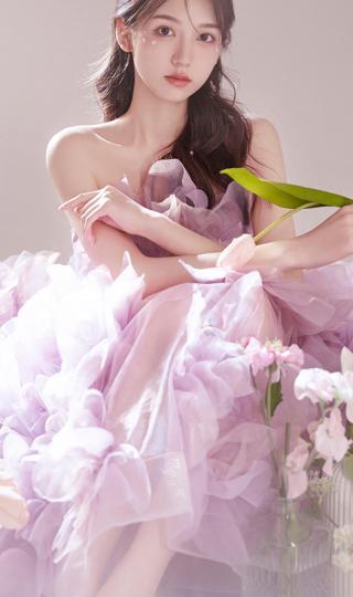 紫色裙子美女唯美鲜花手机高清壁纸