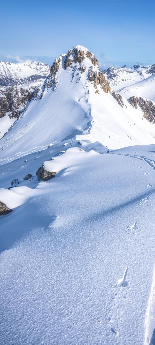 雪山 登雪山的人 风景全屏手机桌面壁纸