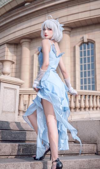 cosplay美女蓝色裙子手机壁纸
