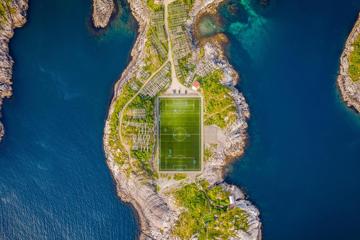 俯瞰挪威海边足球体育场图片电脑壁纸