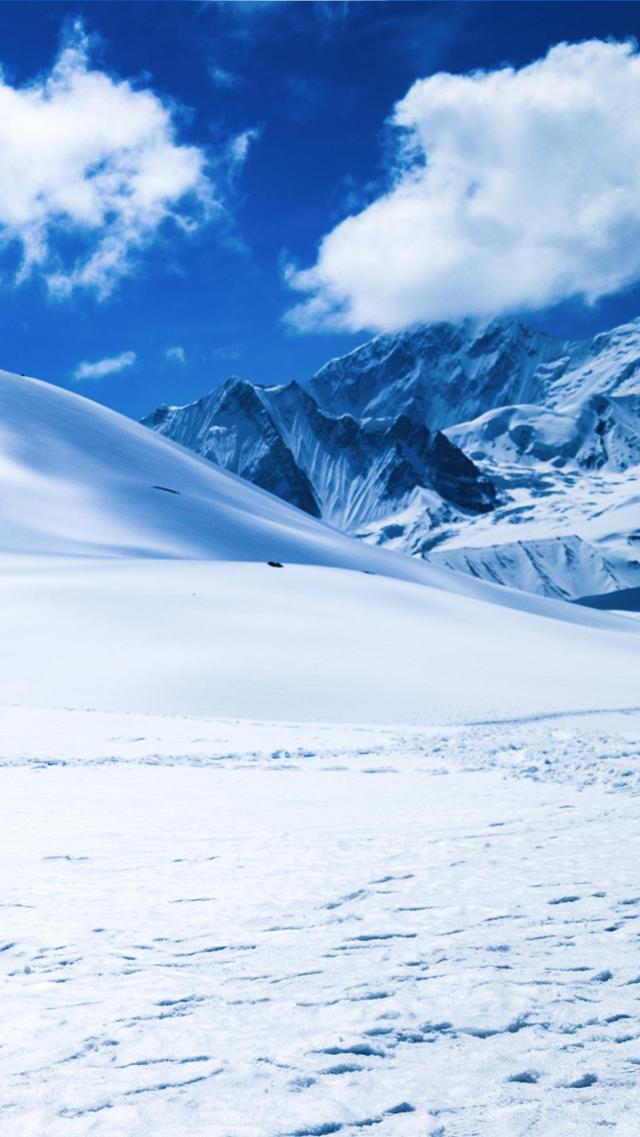 阿尔卑斯山峰雪景图片高清手机壁纸