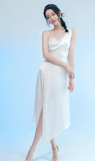 迪丽热巴晚装白裙壁纸高清图片