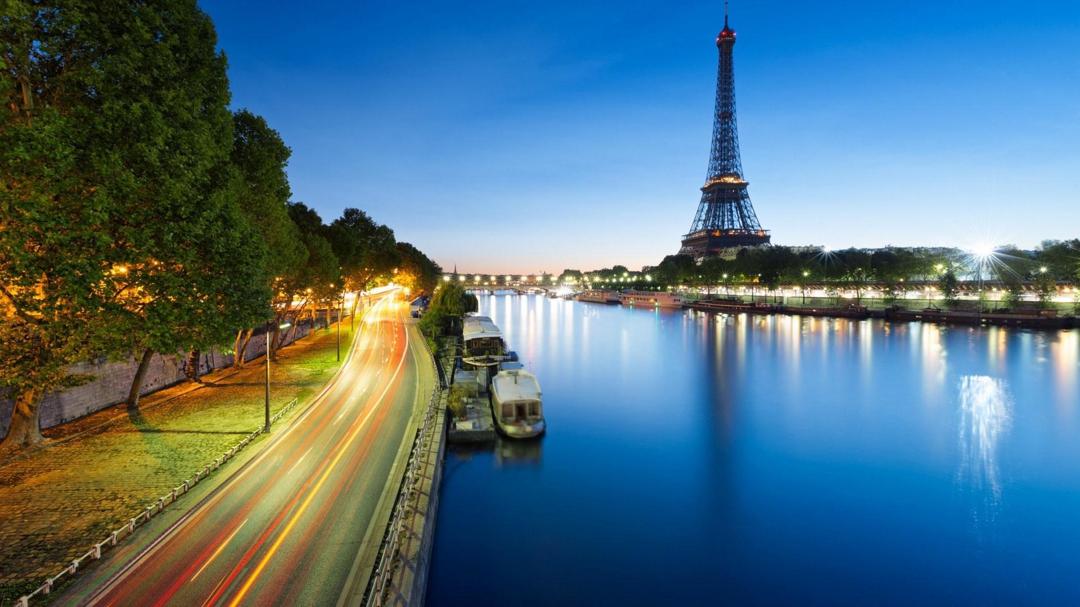 巴黎埃菲尔铁塔唯美夜景桌面壁纸