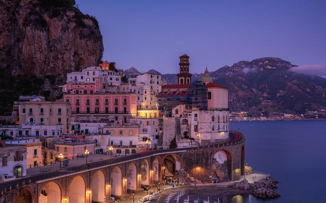 意大利五渔村城市夜景风景桌面壁纸