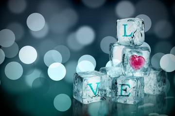 LOVE冰封的爱情非主流桌面壁纸