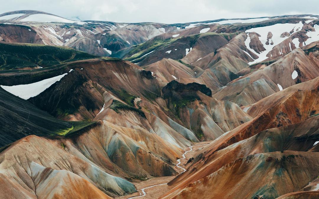 冰岛高地风景桌面壁纸