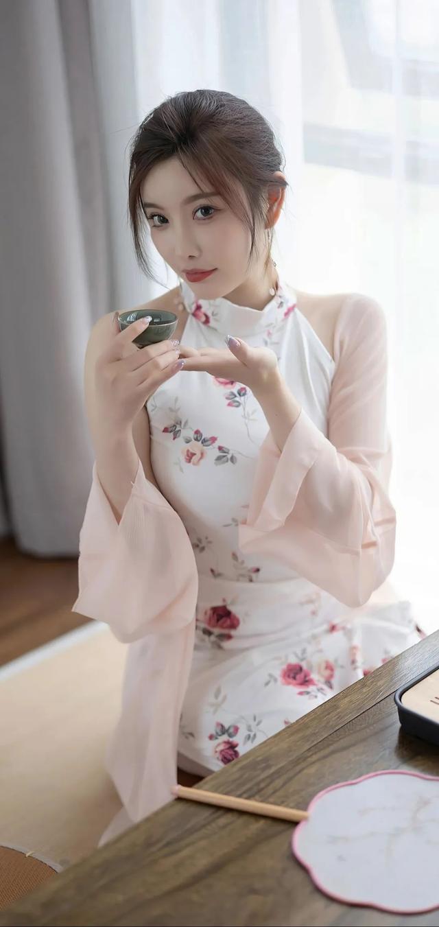 高清美女手机壁纸 好身材 少女感满满的