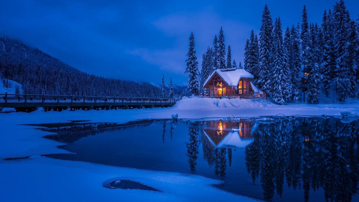 冬季小屋图片湖水风景桌面壁纸